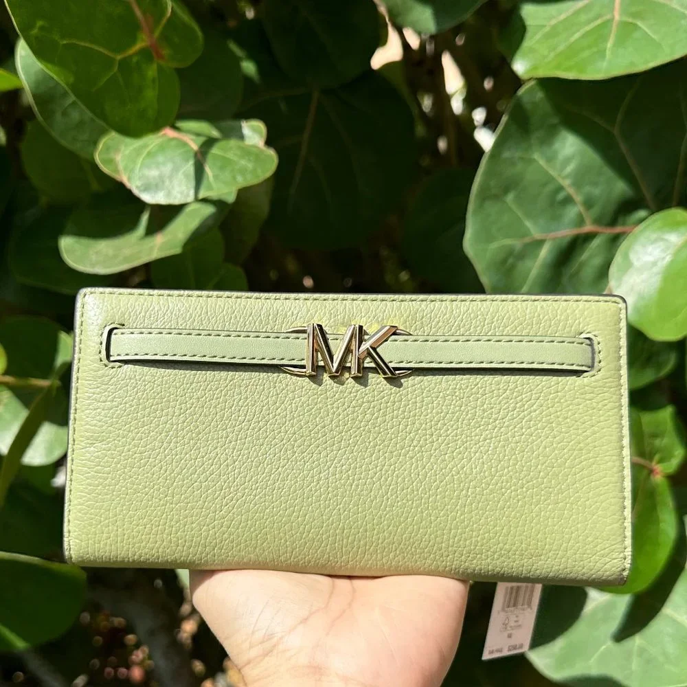 Michael Kors REED Large Flap Bifold Snap Wallet Light Sage